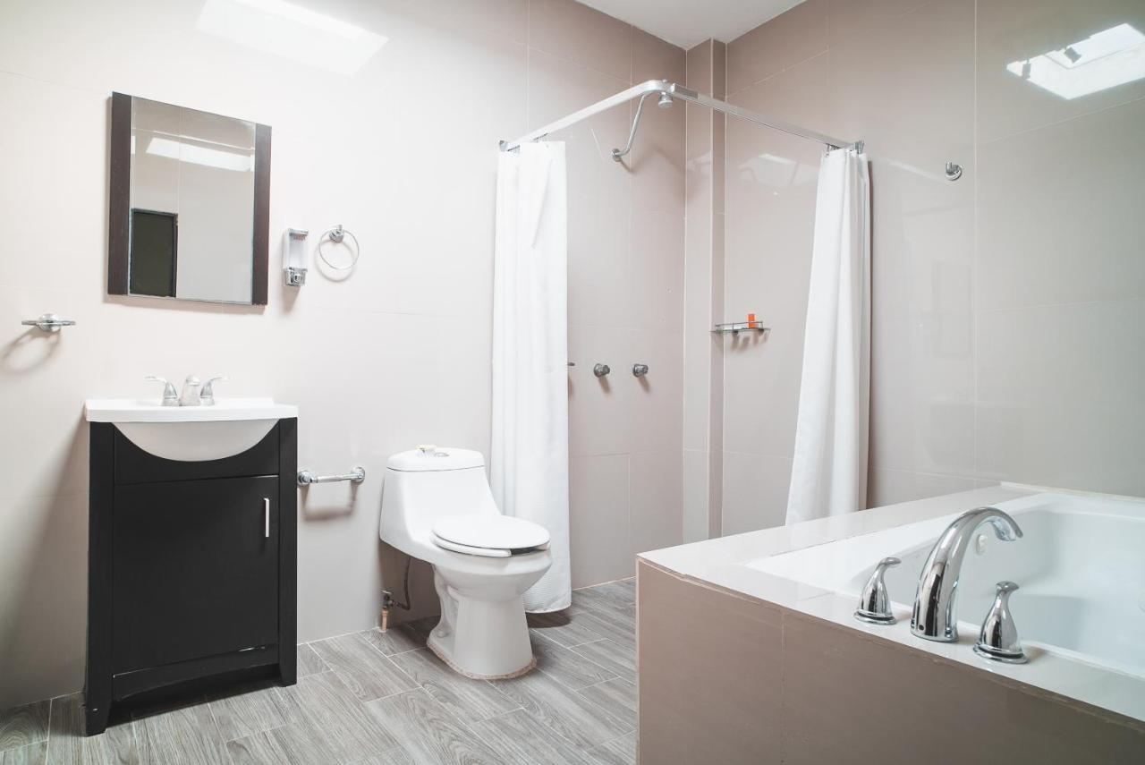 Oyo Hotel Home Express Tuxtla Gutiérrez Zewnętrze zdjęcie